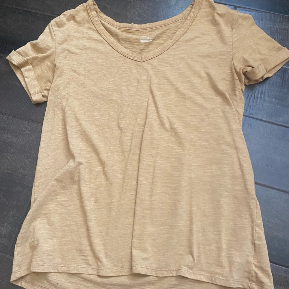 American Eagle Yellow tee